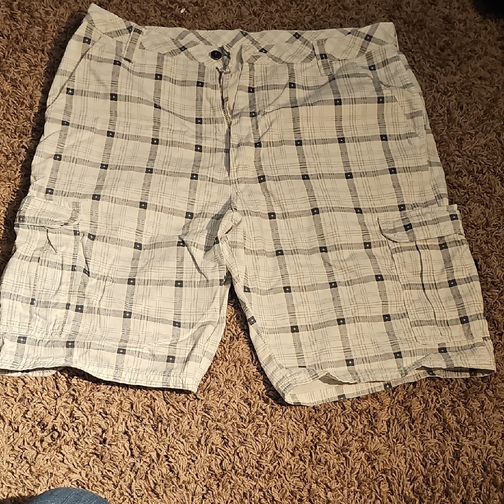 Men's Plaid Cargo Shorts